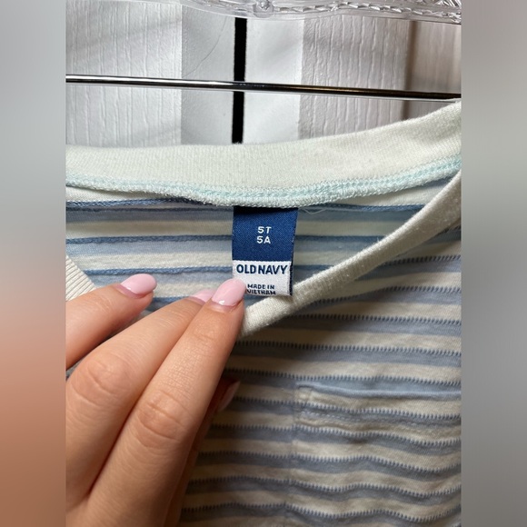 Old Navy - Boys Kids Blue and White Striped Summery Casual Short Sleeve Tee - Picture 5 of 5